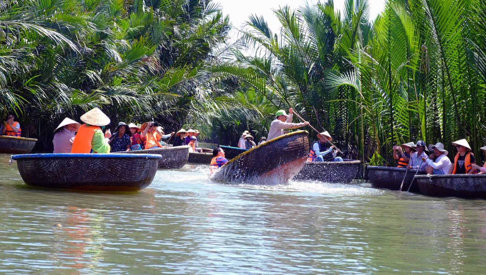 Family Discovery Cultural Vietnam